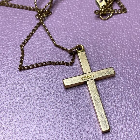 💛 Antique 12k Gold Filled Cross Necklace - Picture 3 of 4